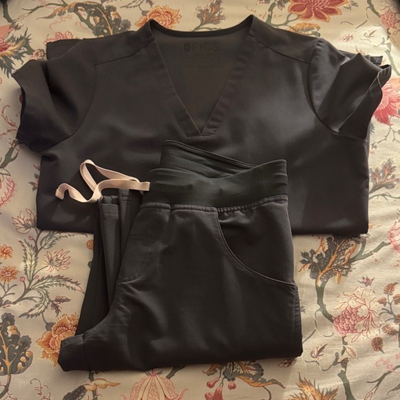 Figs Other - Figs Charcoal Gray Scrub Set